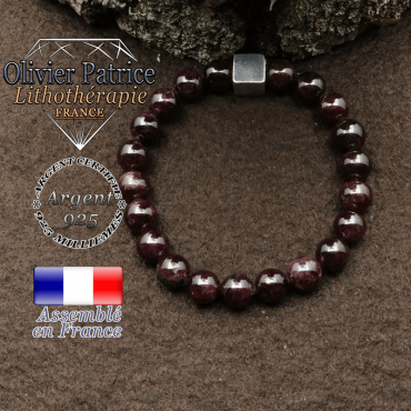 bracelet surmonte de son cube en argent 925 et en pierre naturelle grenat