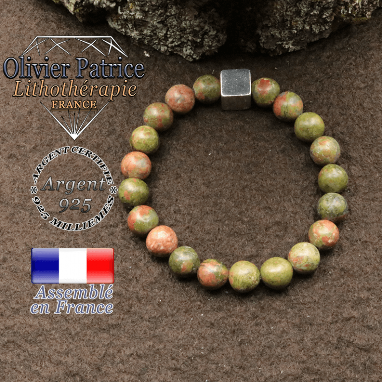 bracelet surmonte de son cube en argent 925 et en pierre naturelle unakite