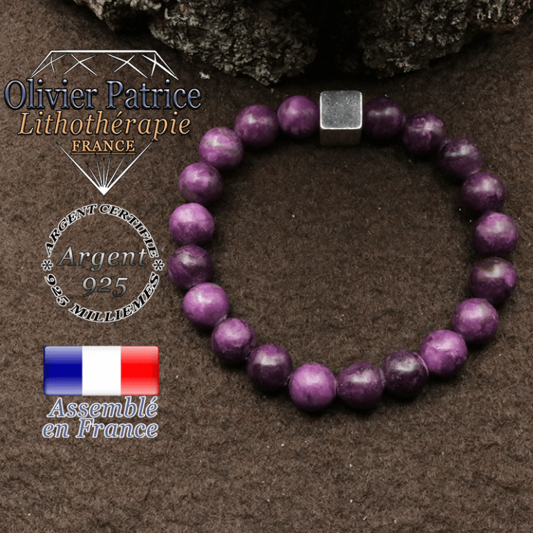 bracelet surmonte de son cube en argent 925 et en pierre naturelle sugilite