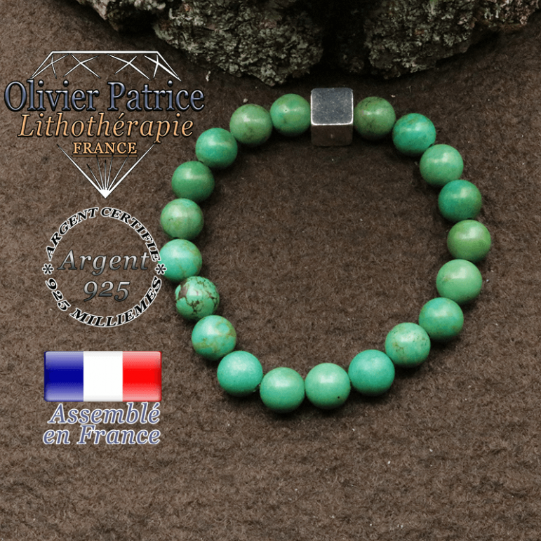 bracelet surmonte de son cube en argent 925 et en pierre naturelle turquoise du tibet