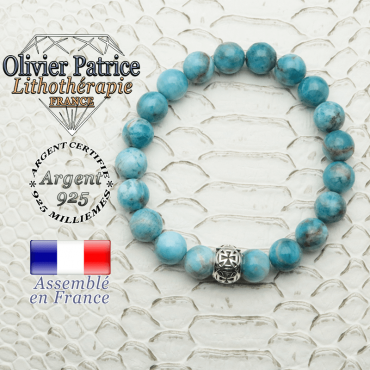 Bracelet en pierre naturelle apatite monté avec une boule templier croix en argent 925