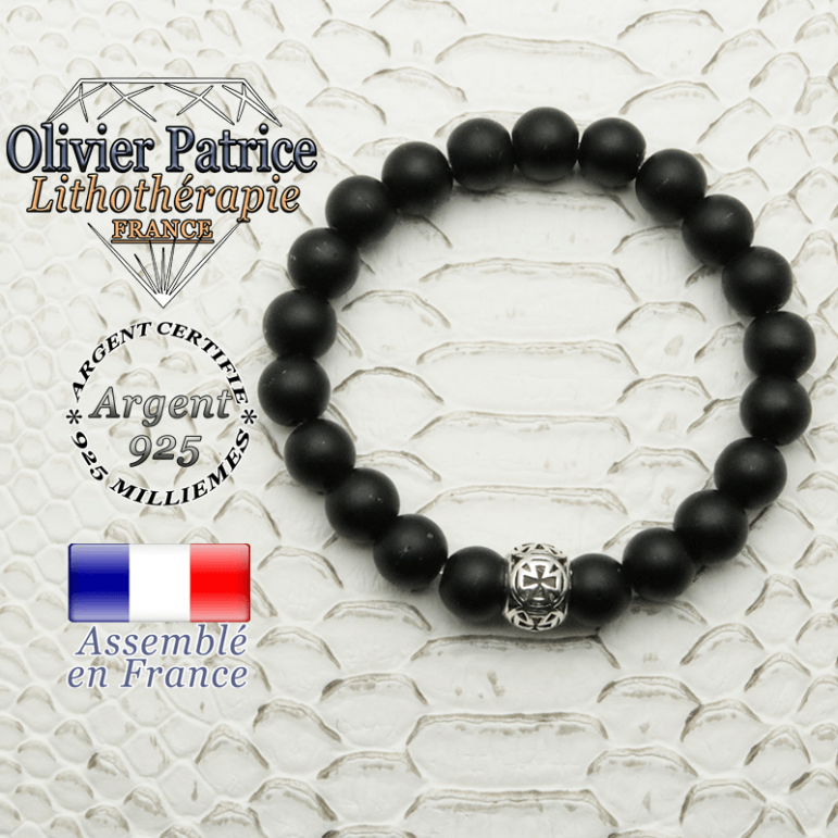 Bracelet onyx mat naturel et sa boule croix de templier en argent 925