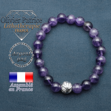 Bracelet surmonté de sa boule gravée de feuilles en argent 925 en pierre naturelle en amethyste