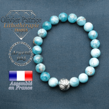 Bracelet surmonté de sa boule gravée de feuilles en argent 925 en pierre naturelle en apatite