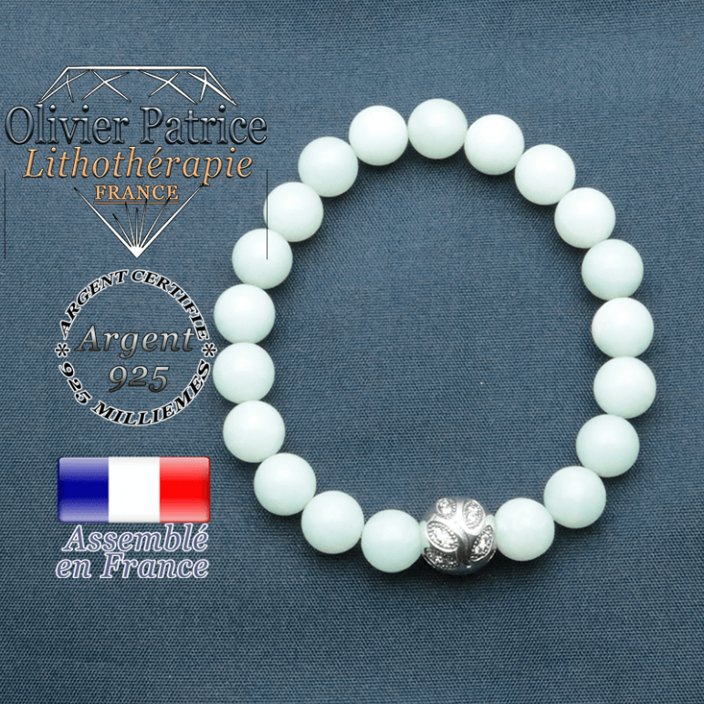 Bracelet surmonté de sa boule gravée de feuilles en argent 925 en pierre naturelle en jade vert