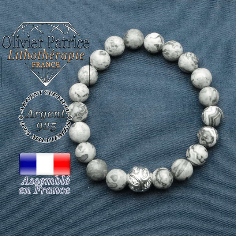 Bracelet surmonté de sa boule gravée de feuilles en argent 925 en pierre naturelle en jaspe crazy lace gris