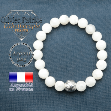 Bracelet surmonté de sa boule gravée de feuilles en argent 925 en pierre naturelle en pierre de lune