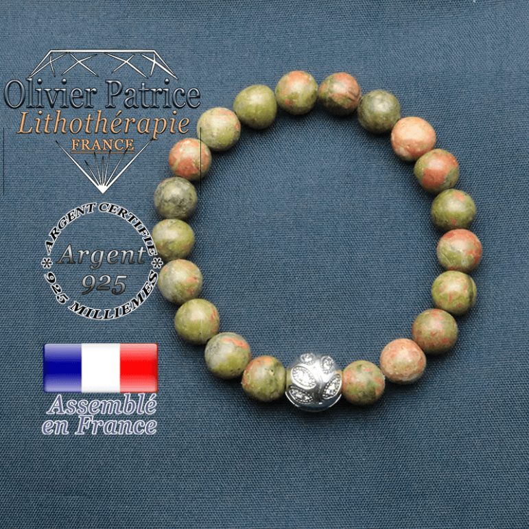 Bracelet surmonté de sa boule gravée de feuilles en argent 925 en pierre naturelle en unakite