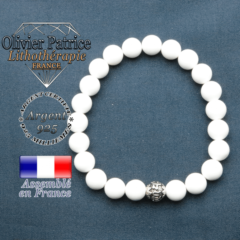 bracelet en pierre naturelle en agate blanche et sa boule de finition om mani en argent 925