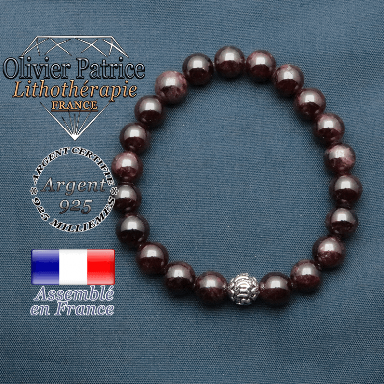 bracelet en pierre naturelle en grenat et sa boule de finition om mani en argent plaqué