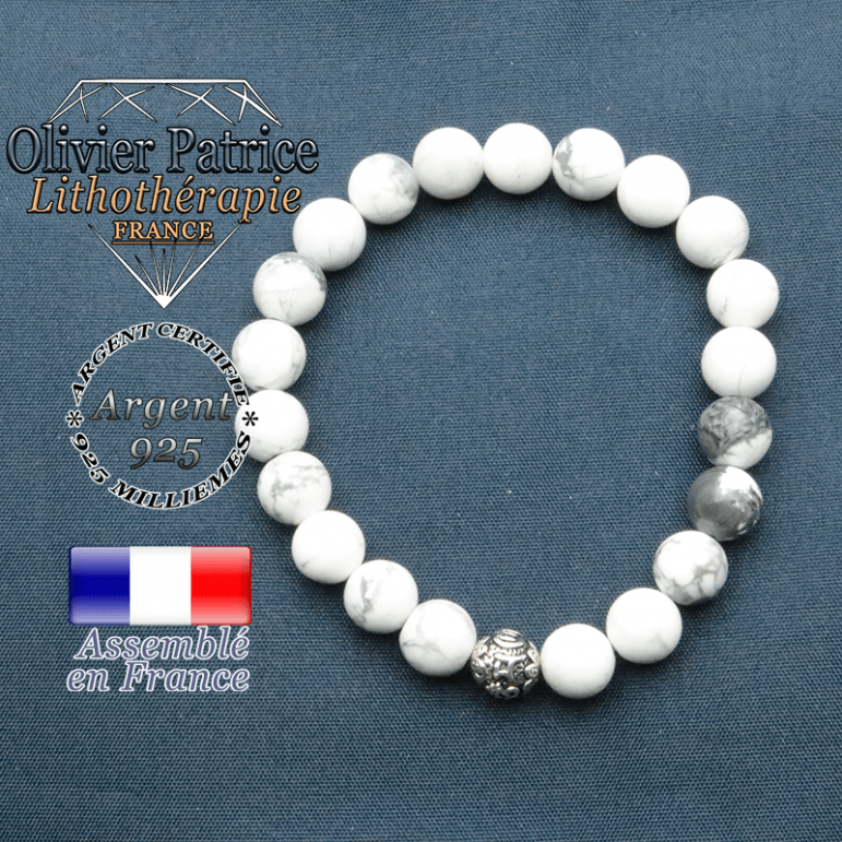 bracelet en pierre naturelle en howlite et sa boule de finition om mani en argent plaqué