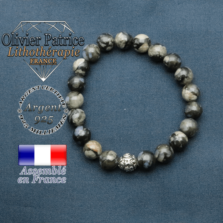 bracelet en pierre naturelle en opale grise et sa boule de finition om mani en argent plaqué