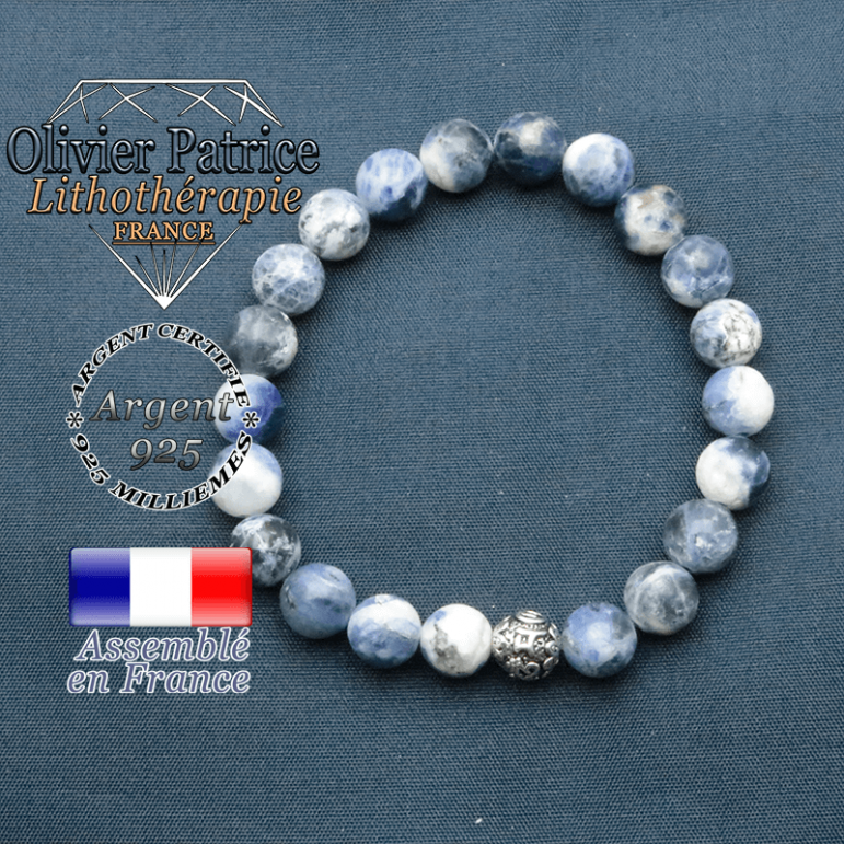bracelet en pierre naturelle en sodalite et sa boule de finition om mani en argent plaqué
