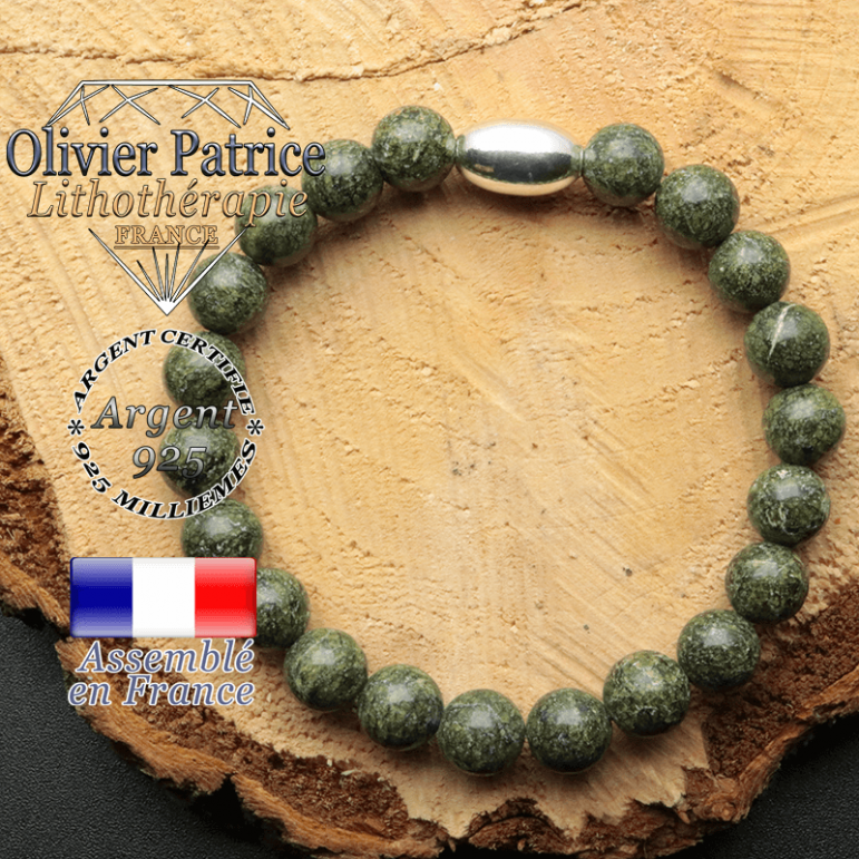 bracelet en pierre naturelle et son appret olive en argent 925 sa pierre est de la serpentine