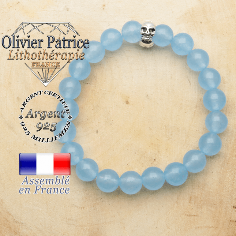 bracelet tete de mort avec sa pierre naturelle en agate bleue