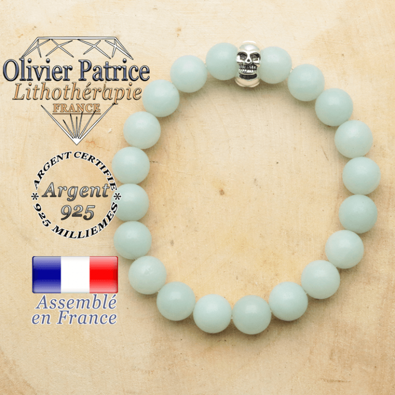bracelet tete de mort avec sa pierre naturelle en jade vert