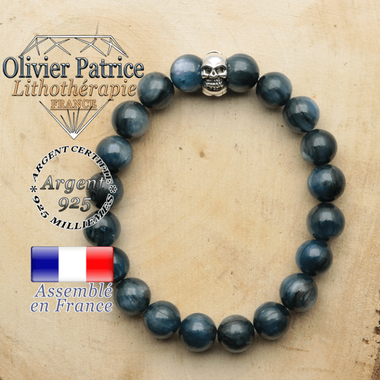 bracelet tete de mort avec sa pierre naturelle en cyanite
