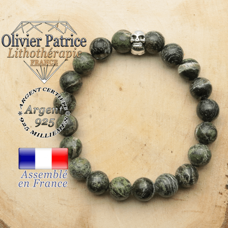 bracelet tete de mort avec sa pierre naturelle en jaspe vert zebre