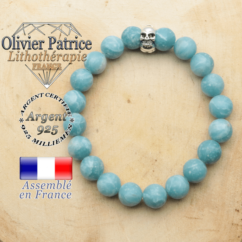 bracelet tete de mort avec sa pierre naturelle en larimar
