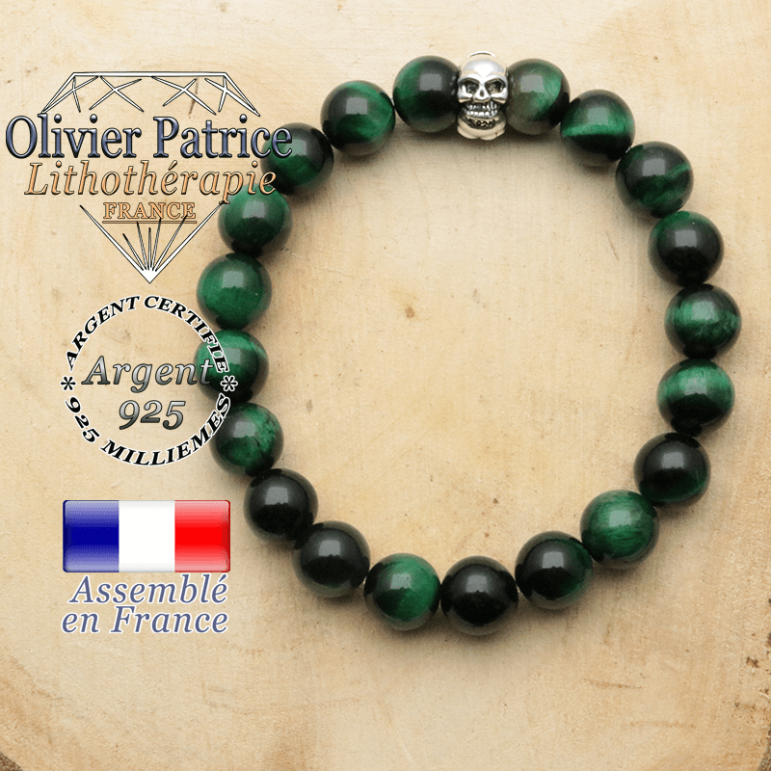 bracelet tete de mort avec sa pierre naturelle en oeil de tigre verte teinte