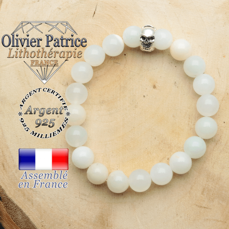 bracelet tete de mort avec sa pierre naturelle en opale peruvienne