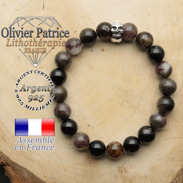 bracelet tete de mort avec sa pierre naturelle en tourmaline elbaite