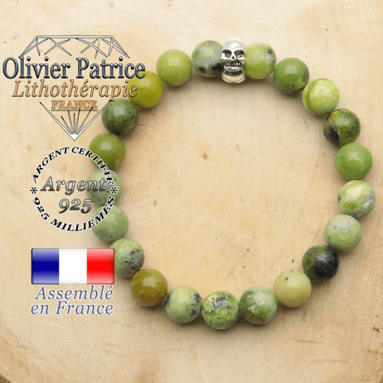 bracelet tete de mort avec sa pierre naturelle en turquoise africaine