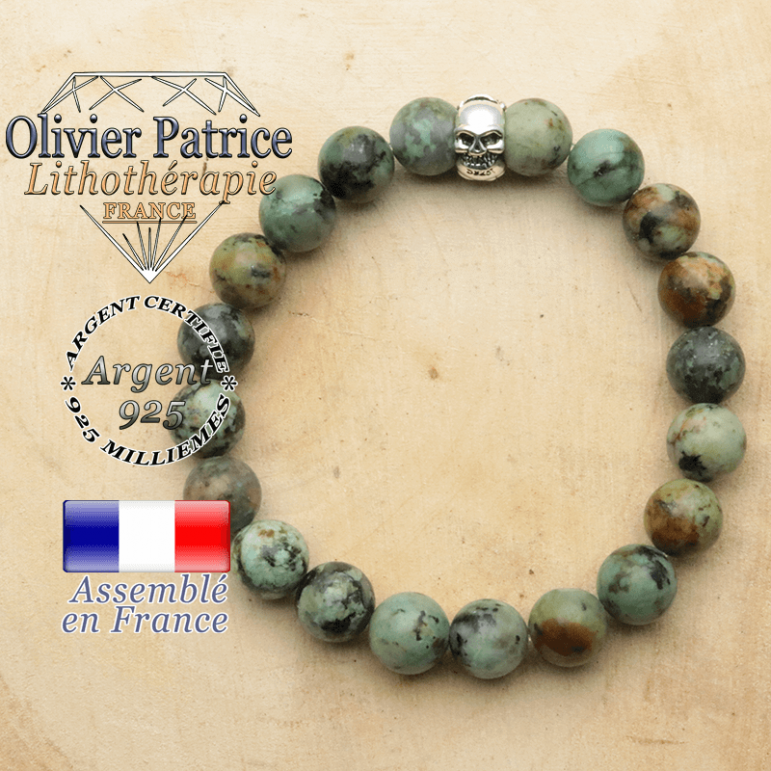 bracelet tete de mort avec sa pierre naturelle en turquoise bleu africaine