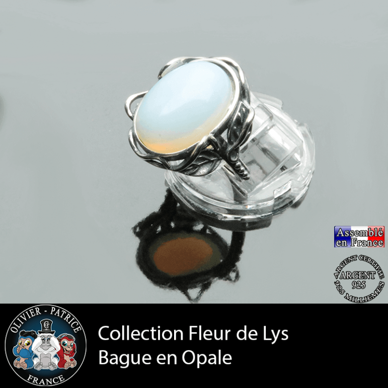Bague Fleur de lys en opale et argent 925
