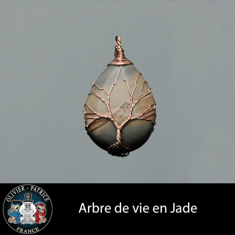 Pendentif arbre de vie en jade et son écrin