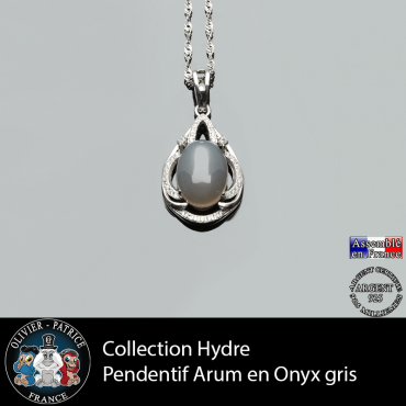 Collection Hydre : Pendentif Arum en onyx gris naturel et argent 925