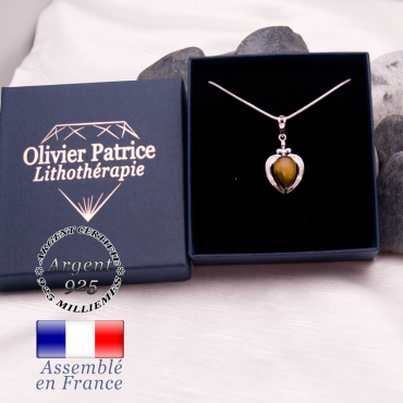 Pendentif oeil de tigre sur un coeur en argent 925