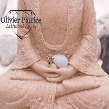 Pendentif opale en forme de goutte d'eau