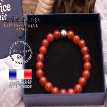 Bracelet en cornaline et sa boule en argent 925 dans son écrin