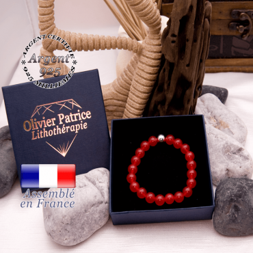 Bracelet agate rouge dans son écrin avec sa boule lisse en argent 925