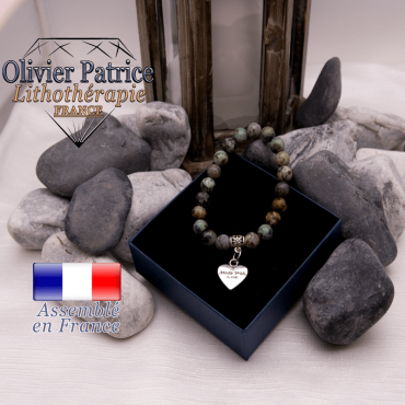 Bracelet turquoise bleue africaine et son charms coeur alliage