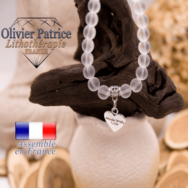 Bracelet cristal de roche opaque et son charms coeur en alliage
