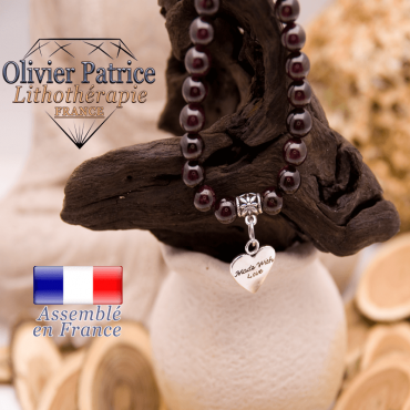 Bracelet grenat et son charms coeur en alliage