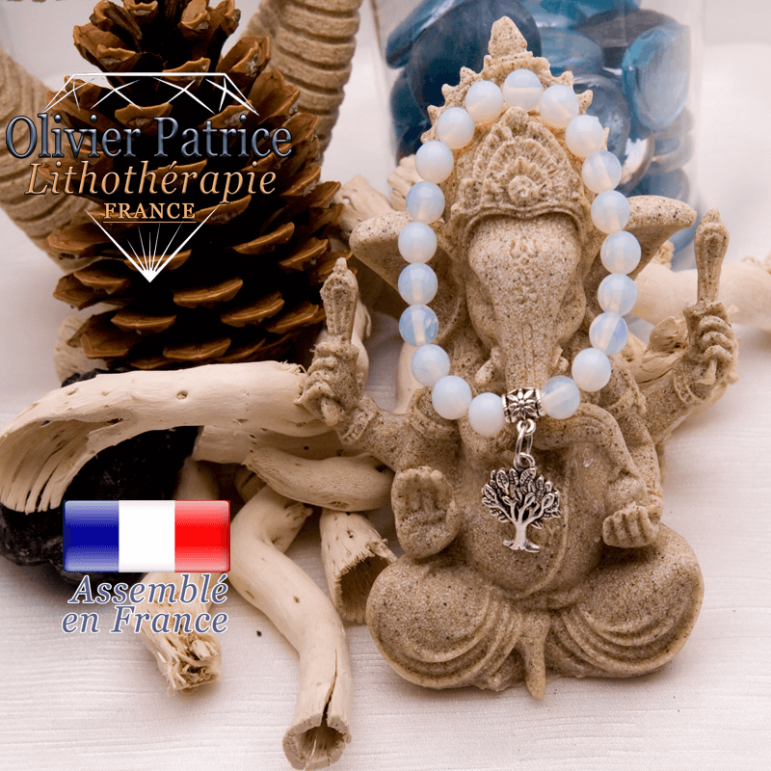 Bracelet opale et son charms arbre de vie en alliage
