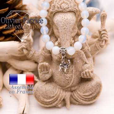 Bracelet opale et son charms arbre de vie en alliage