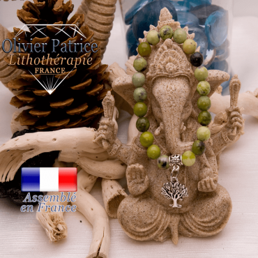 Bracelet turquoise africaine et son charms arbre de vie en alliage