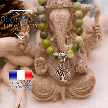 Bracelet turquoise africaine et son charms arbre de vie en alliage