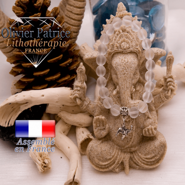 Bracelet cristal de roche opaque et son charms éléphant en alliage