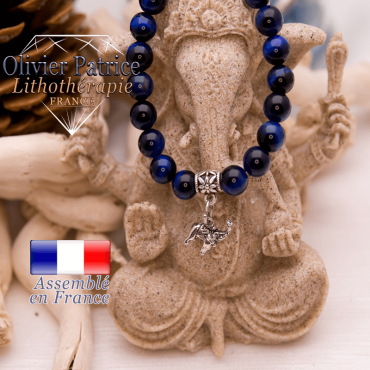 Bracelet Œil de Tigre teinte bleue et son charms éléphant en alliage