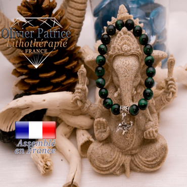 Bracelet Œil de Tigre teinte verte et son charms elephant en alliage