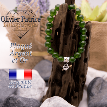 Bracelet jade de Taiwan charms 
coeur avec fleche plaqué or-argent