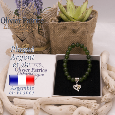 Bracelet jade de Taiwan charms 
coeur plaqué or-argent