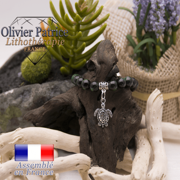 Bracelet Œil de Tigre teinte verte et son charms tortue
