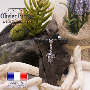 Bracelet onyx mat et son charms tortue en alliage