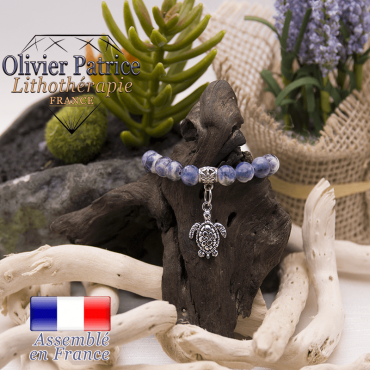 Bracelet sodalite et son charms tortue en alliage